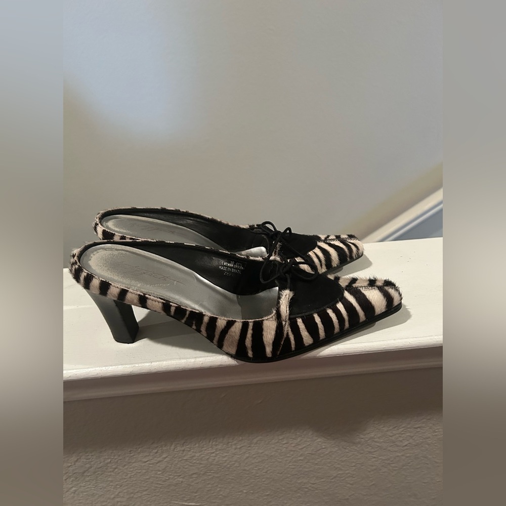 “Arteffects” zebra print pony hair mule